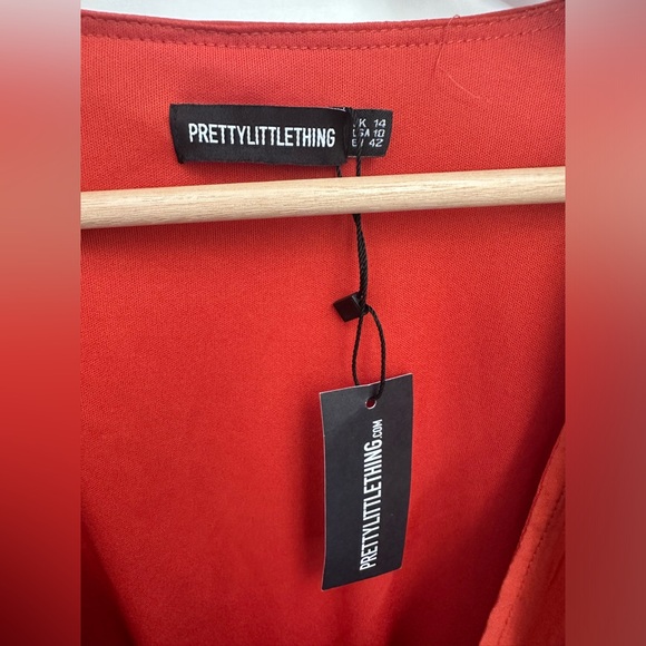 Pretty Little Thing Terracotta Puff Sleeve Puffball Hem Shift Dress NWT - Picture 7 of 8